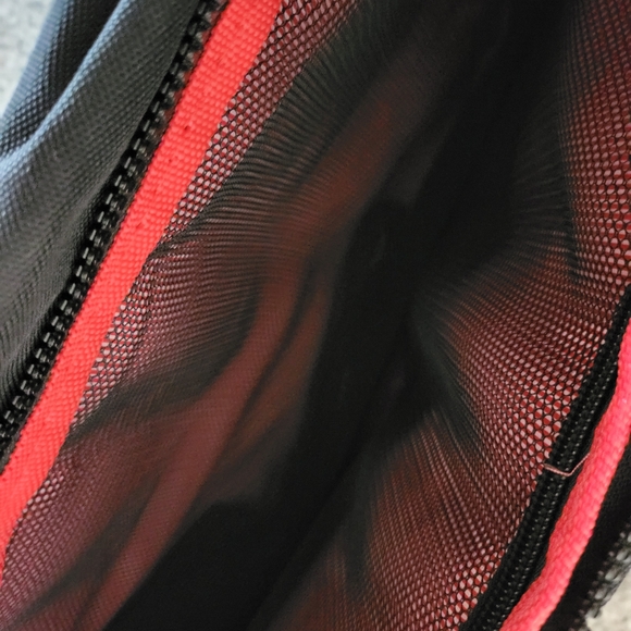 🎒 Ilani Black Travel Backpack – Red Interior, Carry-On Organizer, NWT - Picture 4 of 5